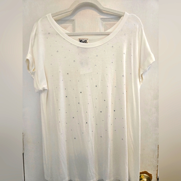 Vocal NWOT Womens White Top With Bling - Picture 2 of 8